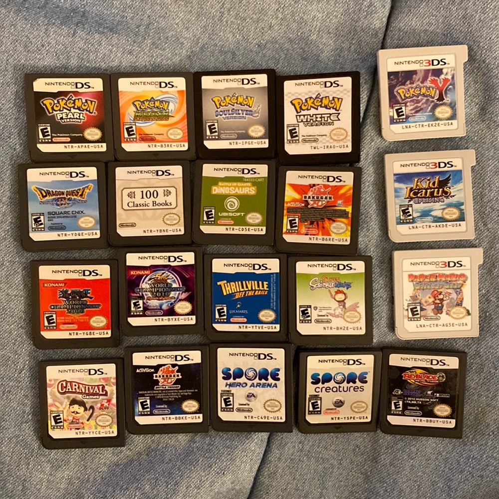Nintendo DS and 3Ds games and carry case